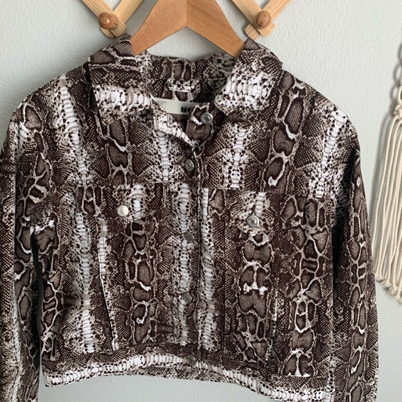 TOPSHOP Snakeskin Print Denim Jacket - Picture 3 of 6